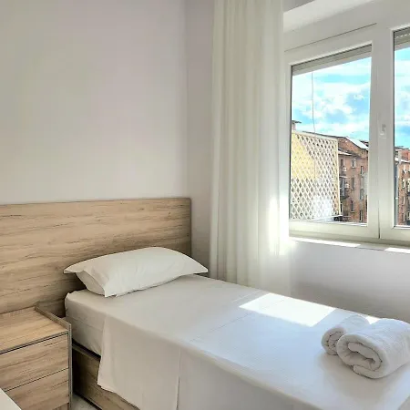 Comfort アパート ティラナ