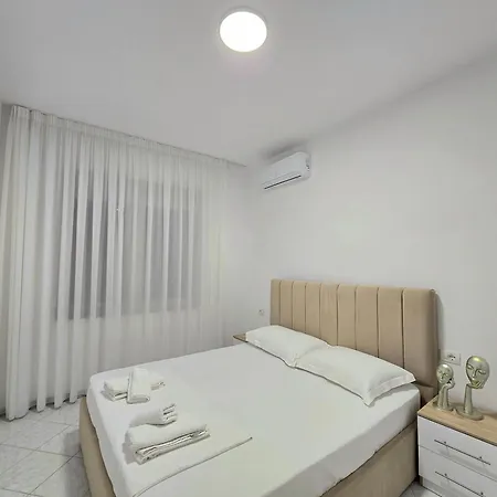 Apartment Rustic Center Vibes Tirana